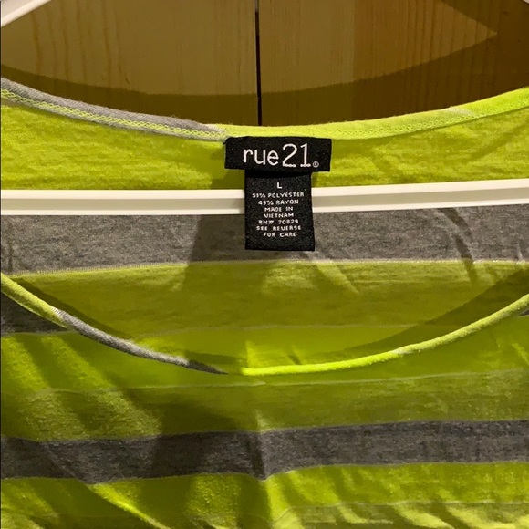 Rue 21 tie front tee shirt - Picture 3 of 5